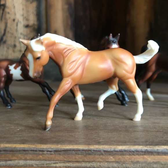 Group of mini Breyer horses - Picture 3 of 7
